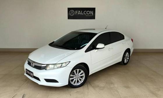 HONDA CIVIC 1.8 LXS 16V FLEX 4P AUTOMÁTICO HONDA CIVIC 1.8 LXS 16V FLEX 4P AUTOMÁTICO
